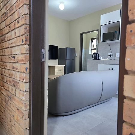 Cosmo Sleepover Roodepoort Esterno foto
