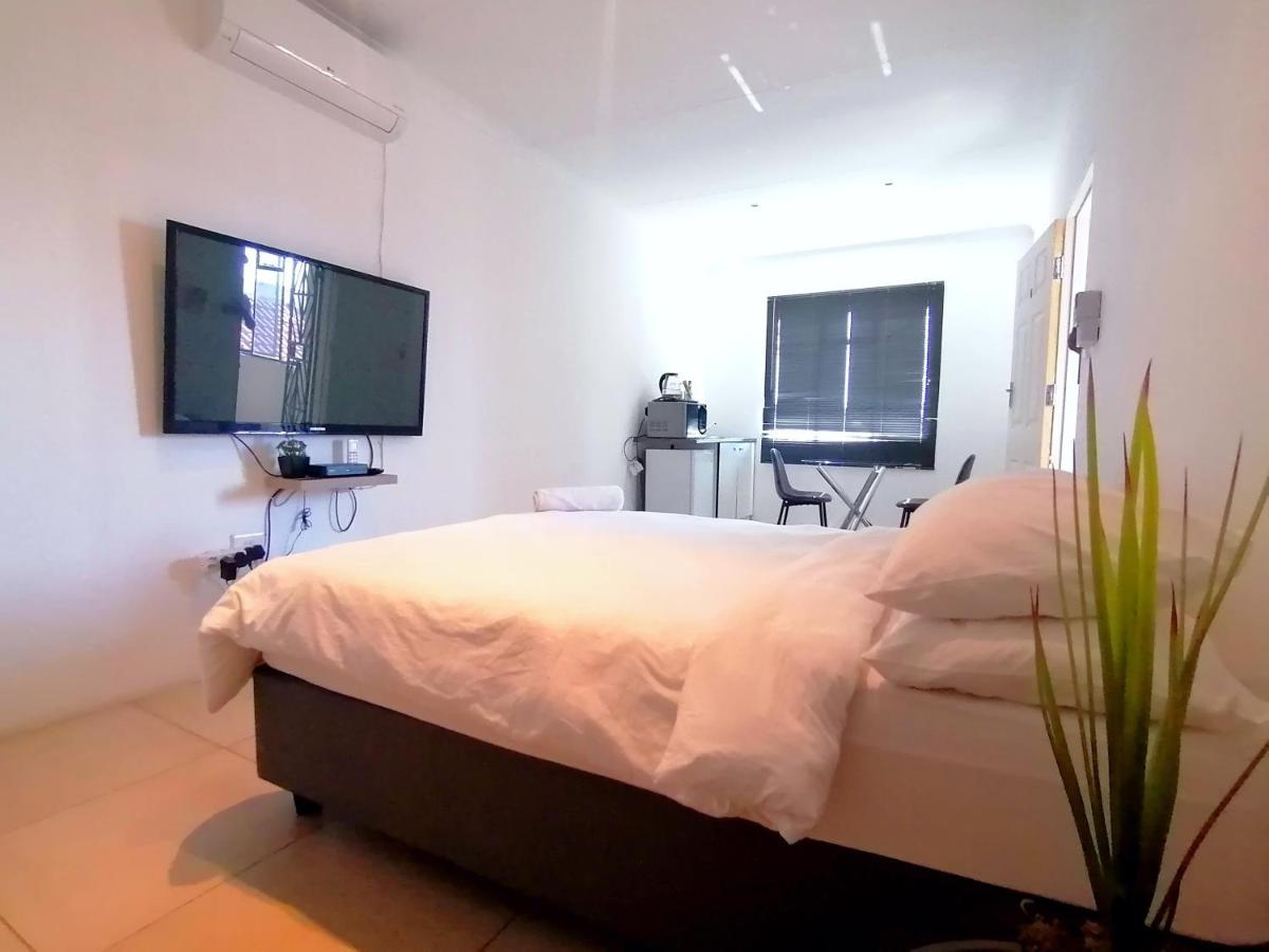 Cosmo Sleepover Roodepoort Esterno foto
