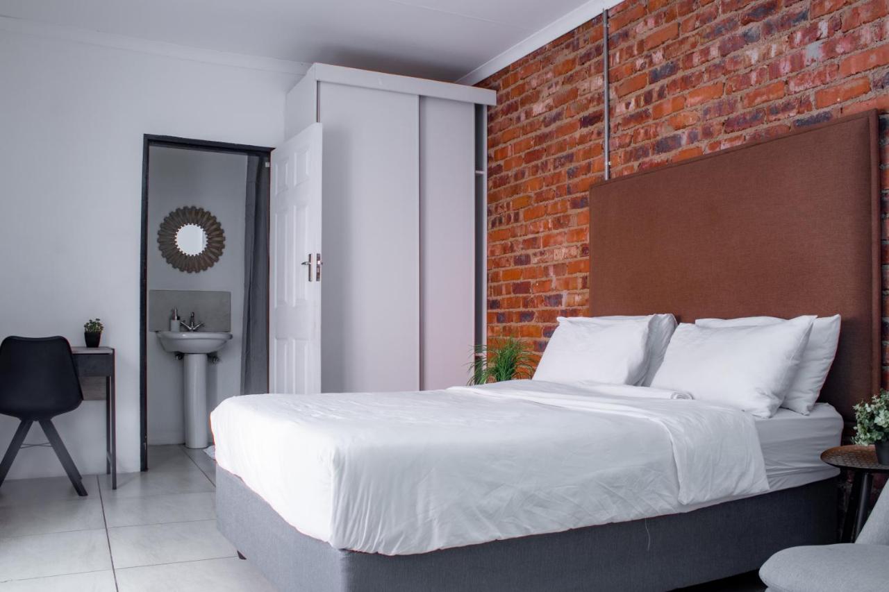 Cosmo Sleepover Roodepoort Esterno foto
