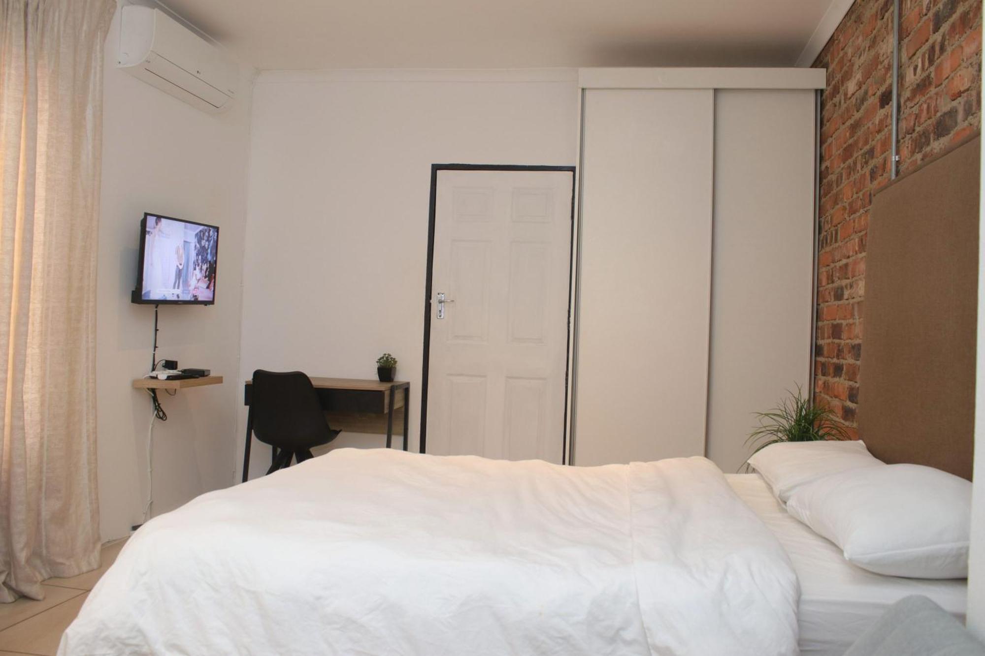 Cosmo Sleepover Roodepoort Esterno foto