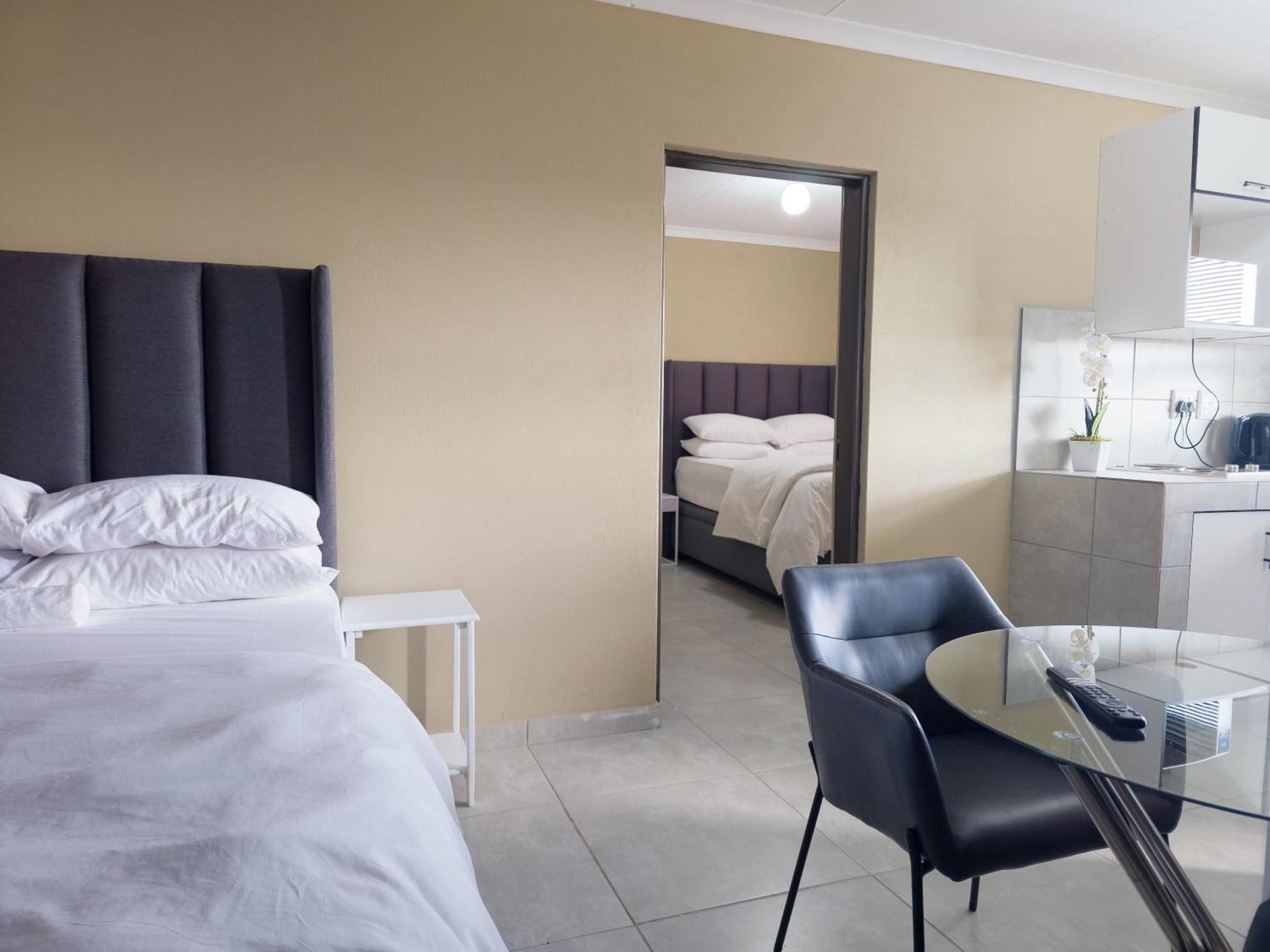 Cosmo Sleepover Roodepoort Esterno foto